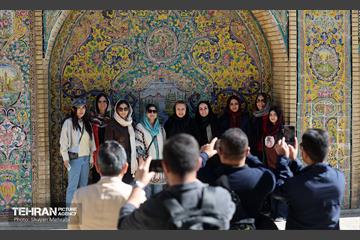نمایشگاه «رخ دوست»تور تهرانگردی وابستگان نظامی سفارتخانه‌های خارجی مقیم تهران 15