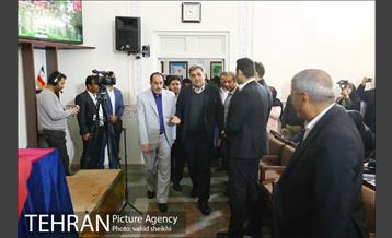 نخستین نشست خبری دکتر پیروز حناچی شهردار تهران  5