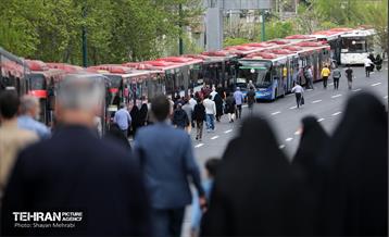 خدمات‌رسانی شهرداری تهران در نماز عید فطر مصلی تهران 25