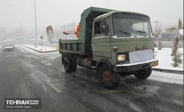 عملیات برف‌روبی در منطقه 2 10