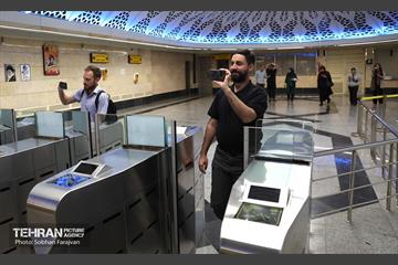تور بازدید نمایندگان رسانه‌های بین المللی از شهر تهران 9