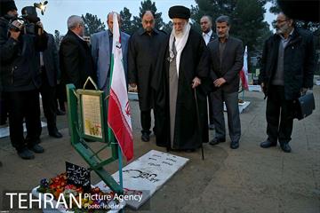 حضور رهبر انقلاب در مرقد مطهر امام راحل و گلزار شهدای بهشت زهرا 6