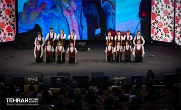 آیین تکریم و بزرگداشت مقام زن 8