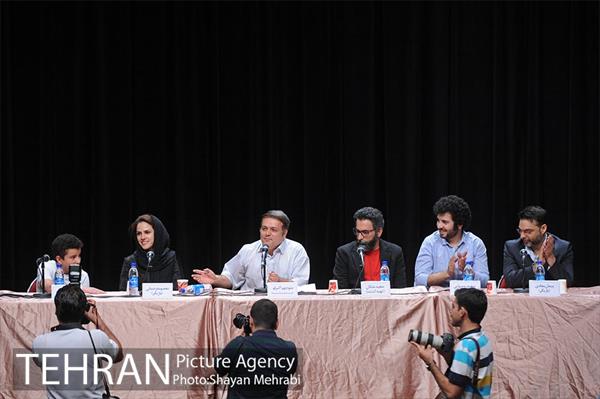 نشست نقد و بررسی فیلم ابدو یک روز 9