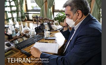 پاسخگویی مستقیم شهردار تهران به شهروندان از طریق تلفن ۱۸۸۸