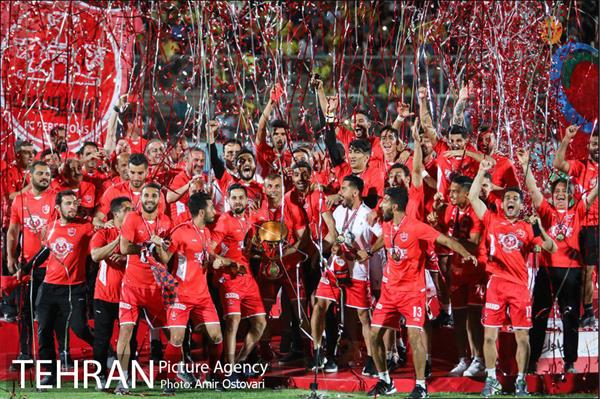 اهدای جام قهرمانی لیگ برتر به تیم پرسپولیس 10