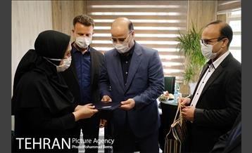 بازدید شهردار منطقه شش از بیمارستان فیروزگر و شرکت شهر سالم 11