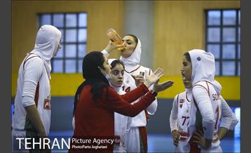 دیدار تیم های بسکتبال مهرام و گاز تهران 2