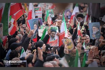 تشییع پیکر مطهر شهدای ناوشکن دنا 15