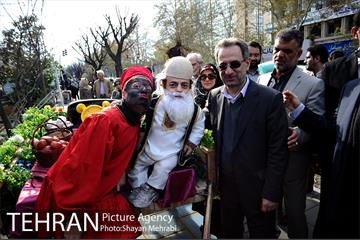 بازدید نماینده مجلس و استاندار تهران از نورزگاه بلوار کشاورز 7
