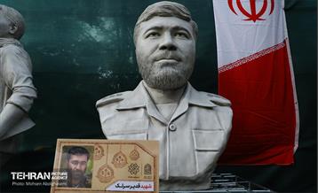 رونمایی از مجسمه های 6 شهید در منطقه 15 2