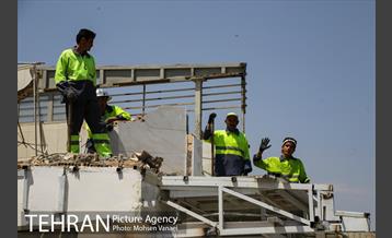 رفع خطر طبقه سوم پاساژ 102 در خیابان امام خمینی(ره)  2