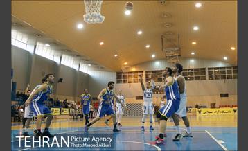 رقابت بسکتبال تیم های دانشگاه آزاد - پتروشیمی بندر امام