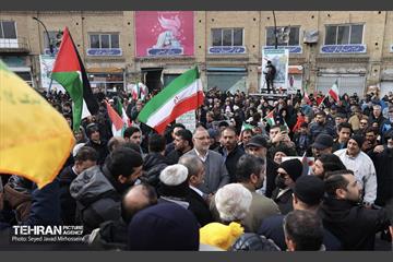 حضور و سخنرانی دکتر علیرضا زاکانی در اجتماع مردم زنجان در مراسم راهپیمایی ۲۲ بهمن 10