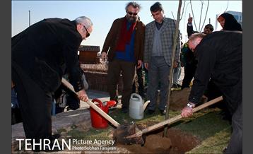 آیین درختکاری در منطقه فرهنگی و گردشگری عباس آباد  18