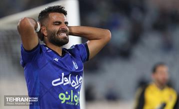 دیدار تیم‌های فوتبال استقلال و نساجی مازندران 7