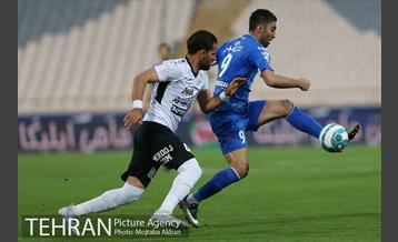 دیدار تیم های فوتبال استقلال و صبای قم
