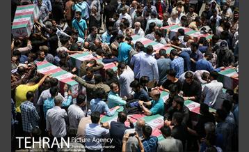 مراسم تشییع پیکرهای مطهر ۱۵۰ شهید تازه‌ تفحص‌ شده دفاع مقدس  - ۲ 34