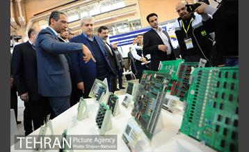 بازدید معاون علمی و فناوری رییس جمهور از نمایشگاه مترو  12