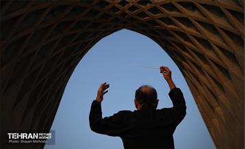 اجرای ارکستر سمفونیک تهران در میدان آزادی 34