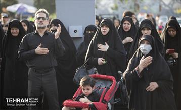 آیین بدرقه جاماندگان اربعین در میدان امام حسین(ع) 18