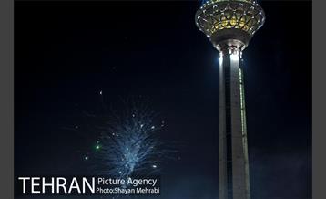 نور افشانی برج میلاد به مناسبت 22 بهمن 21