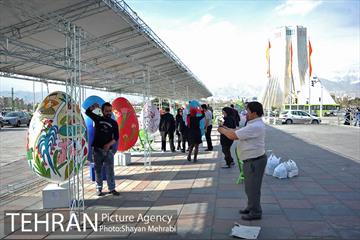 جشنواره تخم مرغ رنگی در میدان آزادی 11