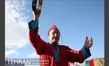 جنگ شادی در تئاتر شهر 14