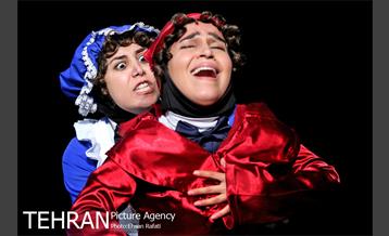 نمایش “کلفت ها” در خانه هنرمندان 5