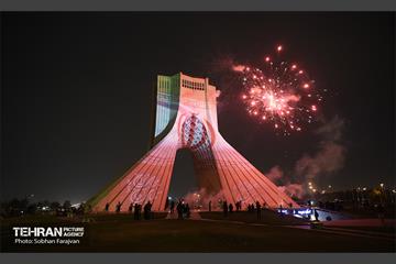 جشن نور پیروزی تیم ملی در میدان آزادی  6