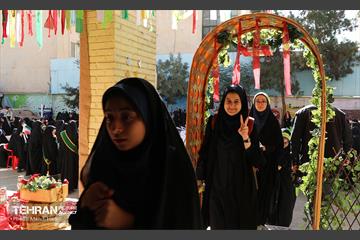 آیین نواختن زنگ بازگشایی دبیرستان دخترانه میثاق 3