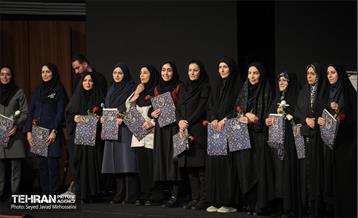 آیین گرامیداشت مقام شامخ معلم و تجلیل از معلمان نمونه منطقه ۱۷  10