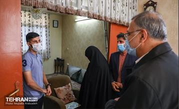 حضور شهردار تهران در منزل شهید ارشد محمودی 13