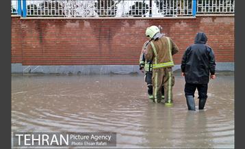 بازدید مدیران شهری از لایروبی و رسوب زدایی شبکه جمع آوری آبهای سطحی 15