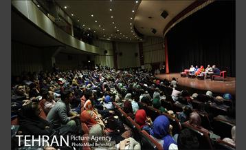 نقد فیلم زیر سقف دودی در فرهنگسرای ارسباران‎ 7