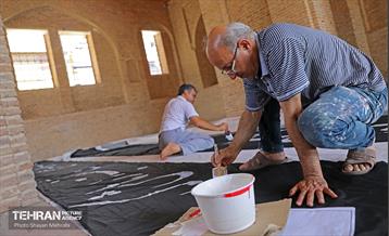 آماده سازی ۴۰۰ تیغه علامت منقش به القاب اباعبدالله الحسین(ع) 7