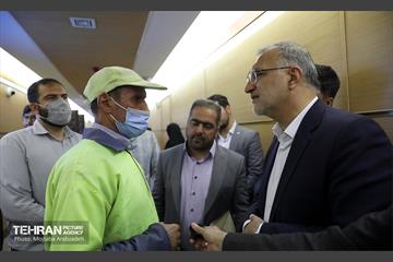 همایش تقدیر از ایثارگران سلامت