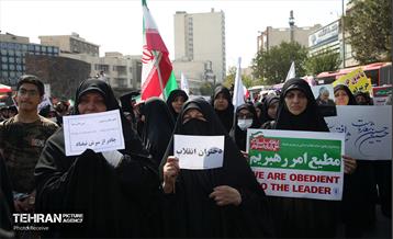 راهپیمایی نمازگزاران نماز جمعه تهران در اعتراض به حوادث اخیر