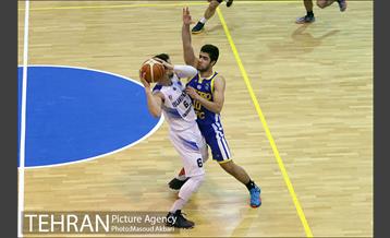 رقابت بسکتبال تیم های دانشگاه آزاد - پتروشیمی بندر امام