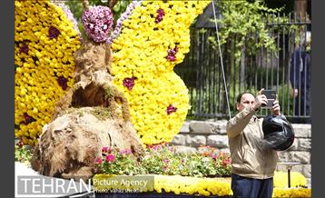 کاروان گل در خیابان بهشت 8