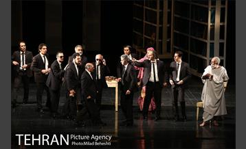 نمایش سقراط‎ 16