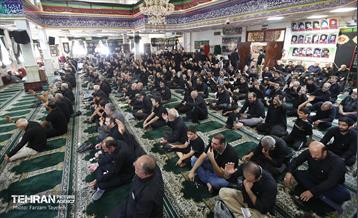 نماز جمعه عاشورایی در منطقه ۵ 16
