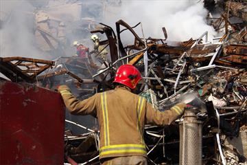 دومین روز عملیات امداد و نجات حادثه پلاسکو-2 3