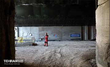 اینجا کارگاهه؛ مترو ورزشگاه تختی 22