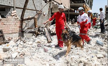 دومین روز آواربرداری ساختمان‌های غیرمجاز در منطقه ۱۹ 30