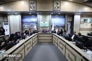 نشست خبری شهردار منطقه یک 14