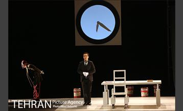 نمایش گرگاس ها یا روزبخیر آقای وزیر‎ 8