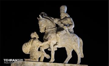 رویداد «شب ایران» در میدان انقلاب اسلامی 13