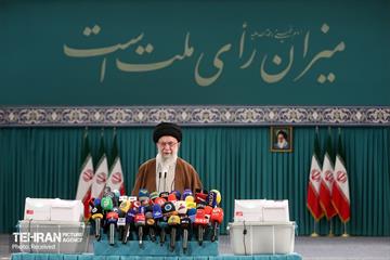حضور رهبر انقلاب در دور دوم انتخابات مجلس شورای اسلامی 13