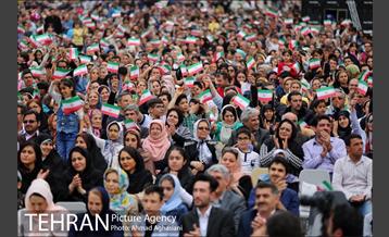 کنسرت گروه رستاک در میدان مشق 31